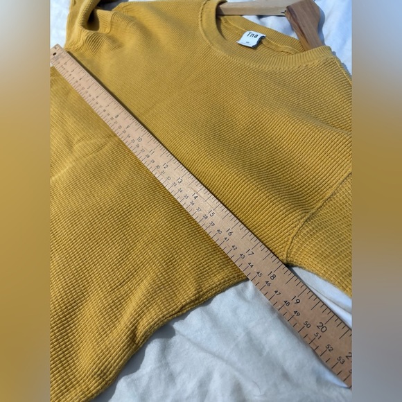 TNA Aritzia waffle knit thermal long sleeve crop golden yellow XXS - Picture 8 of 12